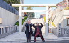 黒猫が導く必勝の神社！？　猫神社とも呼ばれる妙義神社にてランパンプスが合格祈願！