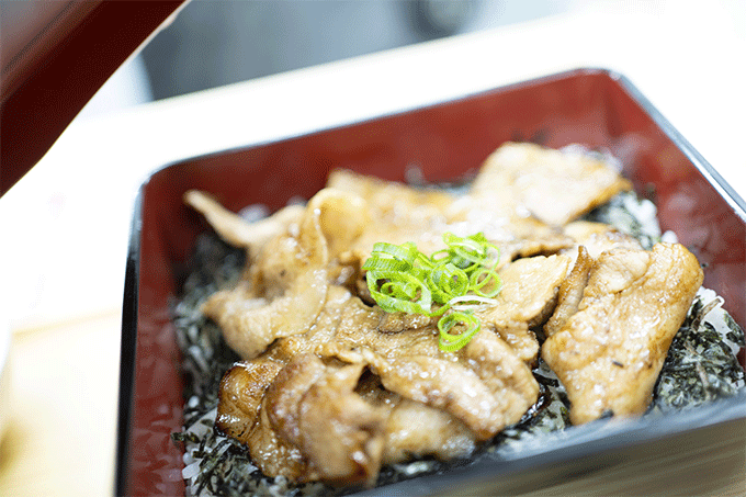 M-1で話題 「やよい軒」の新メニューが美味しすぎて笑いもご飯も止まらない