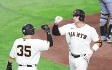 巨人・ダルベック、開幕3連戦2ホーマー5打点　里崎氏「良い形で開幕した」