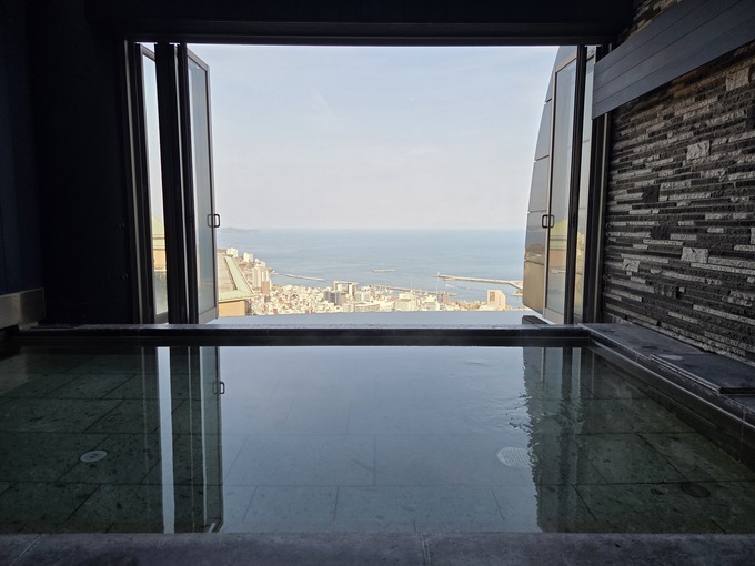 空と海と森――春の静岡の新たな魅力を発見する、「リゾナーレ熱海」での夢体験の写真