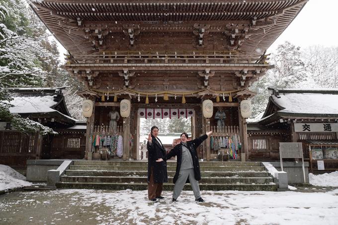 潜在能力を強化する！？　2体1組の強運お守りを授ける、伊佐須美神社にてランパンプスが合格祈願！