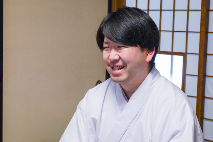 潜在能力を強化する！？　2体1組の強運お守りを授ける、伊佐須美神社にてランパンプスが合格祈願！