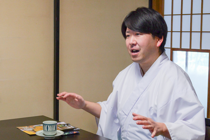 潜在能力を強化する！？　2体1組の強運お守りを授ける、伊佐須美神社にてランパンプスが合格祈願！