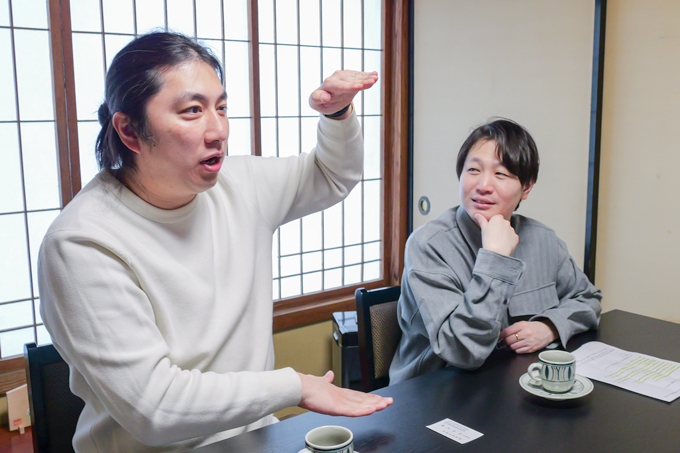 潜在能力を強化する！？　2体1組の強運お守りを授ける、伊佐須美神社にてランパンプスが合格祈願！