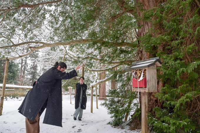 潜在能力を強化する！？　2体1組の強運お守りを授ける、伊佐須美神社にてランパンプスが合格祈願！