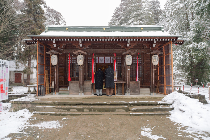 潜在能力を強化する！？　2体1組の強運お守りを授ける、伊佐須美神社にてランパンプスが合格祈願！