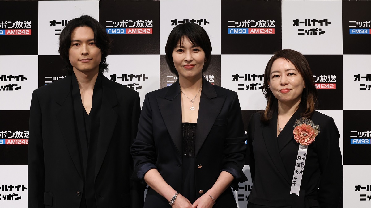 松たか子「関わった人間の一人としてとても誇りに思います」『第49回日本アカデミー賞』話題賞・作品部門