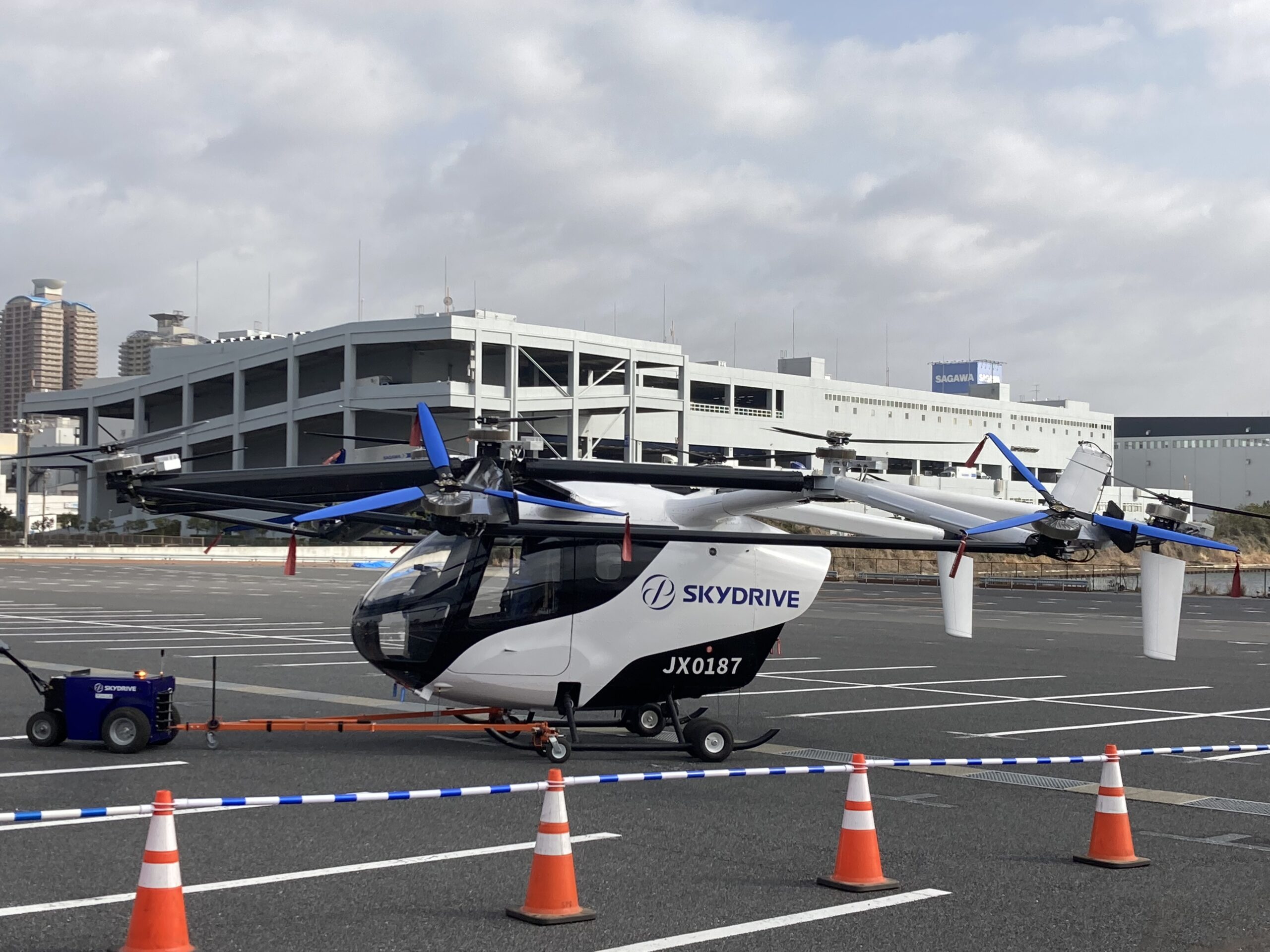 「空飛ぶクルマ」デモ飛行で思い出した国民的漫画のワンシーン