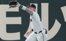 巨人・竹丸、味方のミスが重なり5回に2点を失う　野村弘樹氏「2点でよく抑えた」