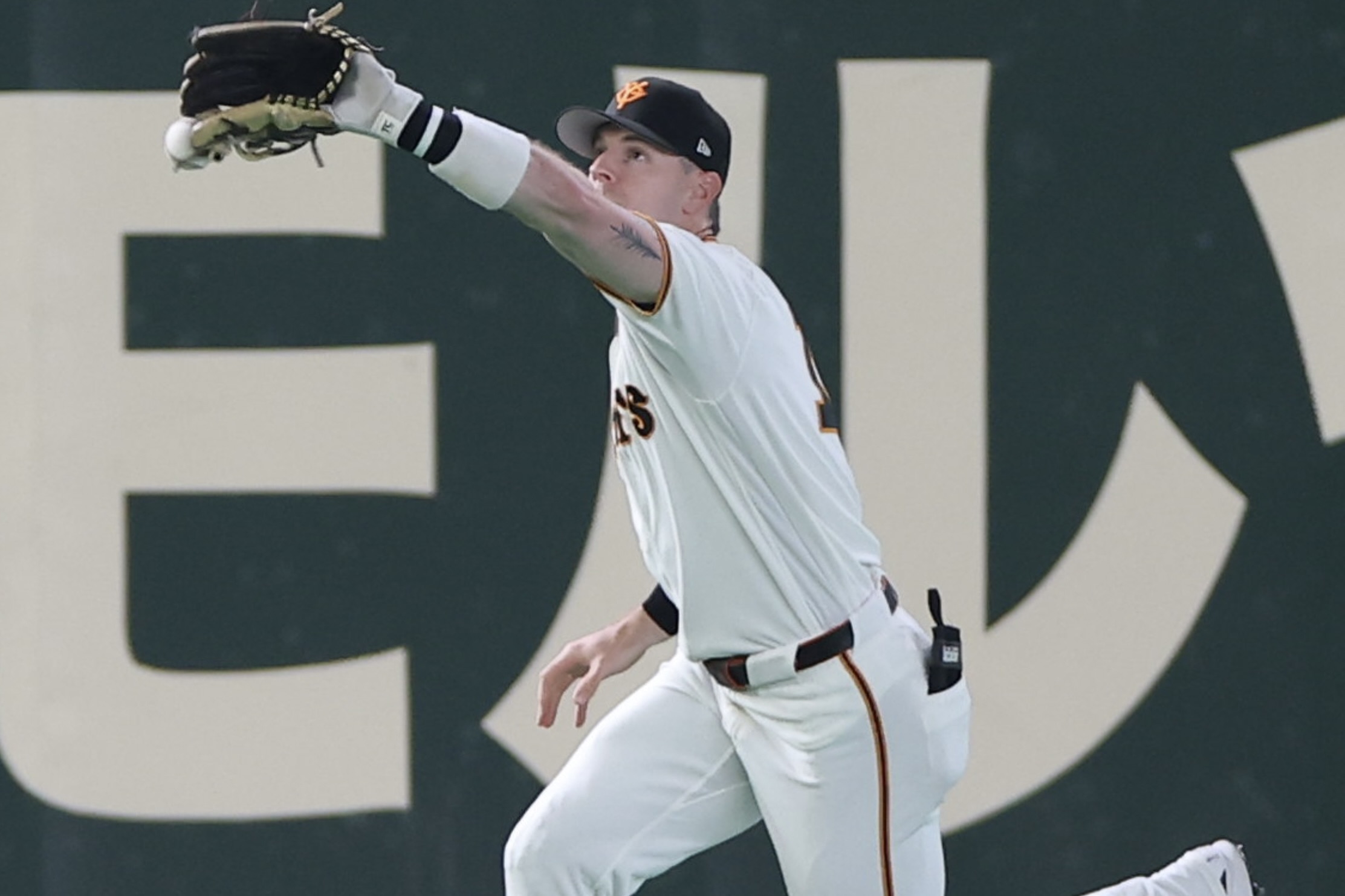 巨人・竹丸、味方のミスが重なり5回に2点を失う　野村弘樹氏「2点でよく抑えた」