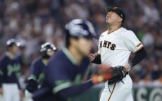 巨人、痛かったライト・平山の転倒　真中氏「ノーバウンドで捕ろうとして」…「足を滑らせましたね」