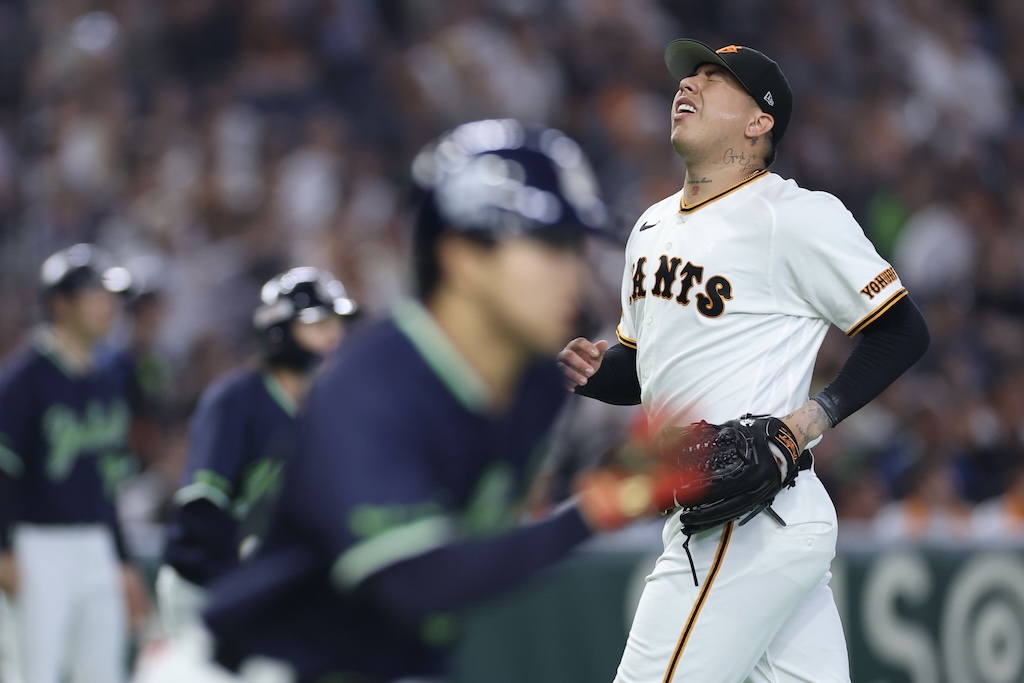 巨人、痛かったライト・平山の転倒　真中氏「ノーバウンドで捕ろうとして」…「足を滑らせましたね」