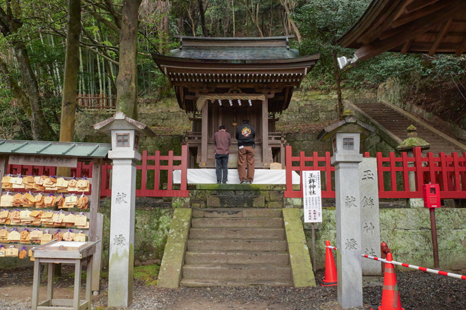 見た目は7社、中身は56神！？　祈りの集積地、静岡浅間神社でランパンプスが合格祈願！