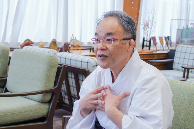 見た目は7社、中身は56神！？　祈りの集積地、静岡浅間神社でランパンプスが合格祈願！