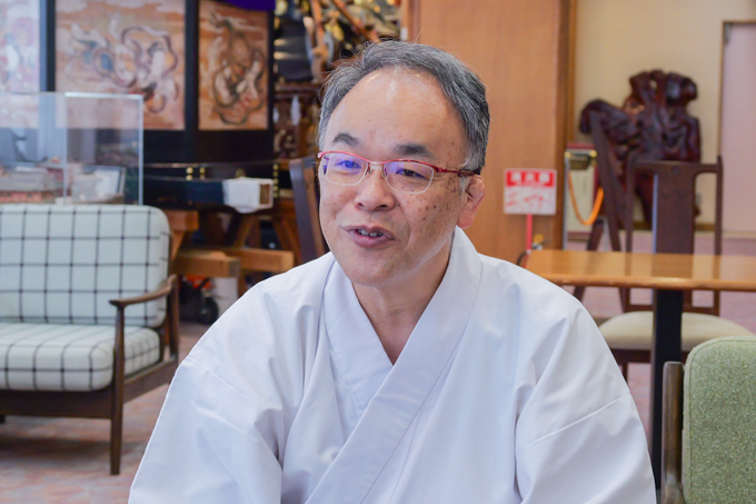 見た目は7社、中身は56神！？　祈りの集積地、静岡浅間神社でランパンプスが合格祈願！