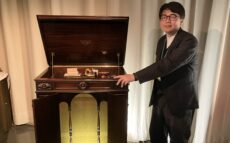 28歳と100歳のタッグ　プラネタリウムに蘇る手巻き蓄音器の音
