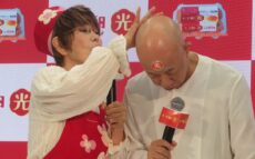 小峠英二、発売50周年の「ヨード卵・光」新CMキャラクター就任