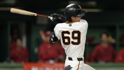 打って、守って巨人・平山功太　山本昌氏「ハッスルプレーがチームに力を与えている」