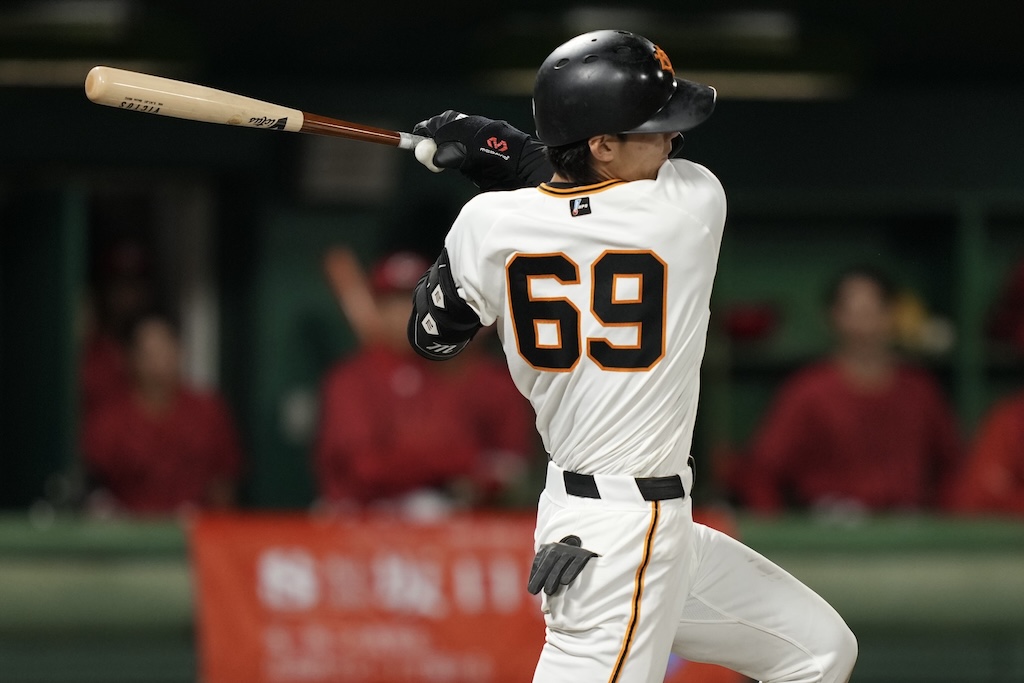 打って、守って巨人・平山功太　山本昌氏「ハッスルプレーがチームに力を与えている」
