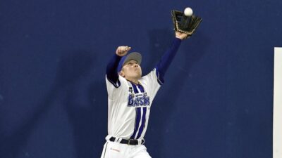 DeNA・佐野恵太、守備で魅せた！谷繁氏「頭を越えたかなと」