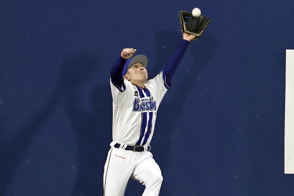DeNA・佐野恵太、守備で魅せた！谷繁氏「頭を越えたかなと」