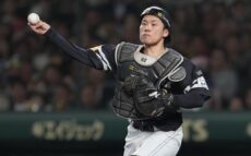 谷繁氏「海野が捕らなかったのが悪い」ボールボーイが捕逸の球を捕球