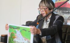 小湊鐵道、地元の民話をもとに紙芝居を読み聞かせ