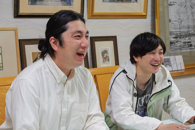 「小さいおじさん」の正体とは！？　東京のへそ・大宮八幡宮にてランパンプスが合格祈願！