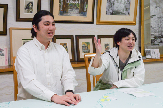 「小さいおじさん」の正体とは！？　東京のへそ・大宮八幡宮にてランパンプスが合格祈願！
