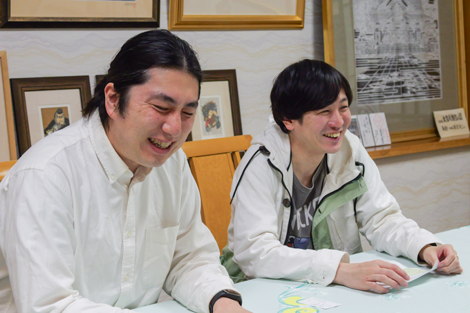 「小さいおじさん」の正体とは！？　東京のへそ・大宮八幡宮にてランパンプスが合格祈願！