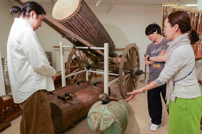世界の楽器が大集合!? 国立音楽大学 楽器学資料館の展示室にランパンプスが潜入!