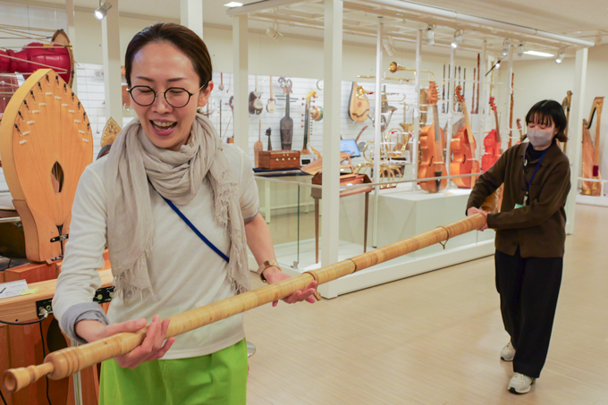 世界の楽器が大集合!? 国立音楽大学 楽器学資料館の展示室にランパンプスが潜入!