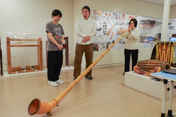 世界の楽器が大集合!? 国立音楽大学 楽器学資料館の展示室にランパンプスが潜入!
