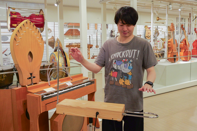世界の楽器が大集合!? 国立音楽大学 楽器学資料館の展示室にランパンプスが潜入!