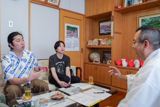 神社の奥に洞窟！？　琉球古神道の歴史を守る、普天満宮でランパンプスが合格祈願！