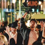 (C)2026「TOKYO BURST」フィルムパートナーズ
