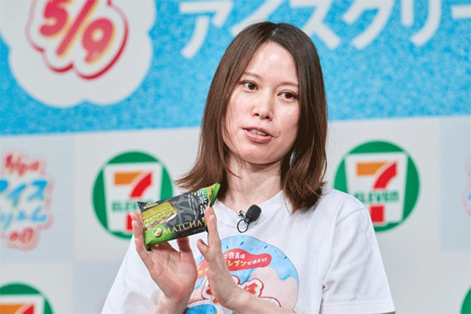 まるで抹茶ラテの味わい！ セブン-イレブンの新作抹茶アイスをアイスマン福留氏が大絶賛