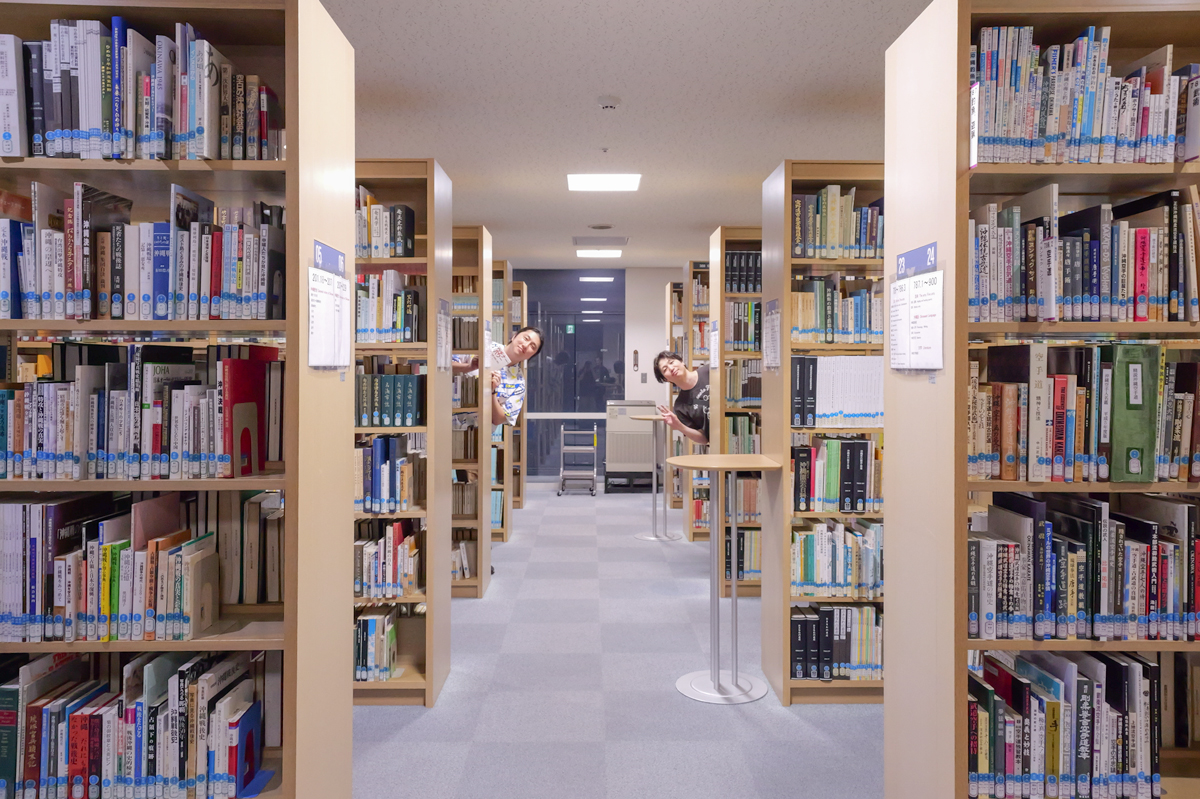 東京から沖縄の大学へ!? 沖縄で歴史を学ぶ沖縄国際大学の学生にランパンプスがインタビュー!