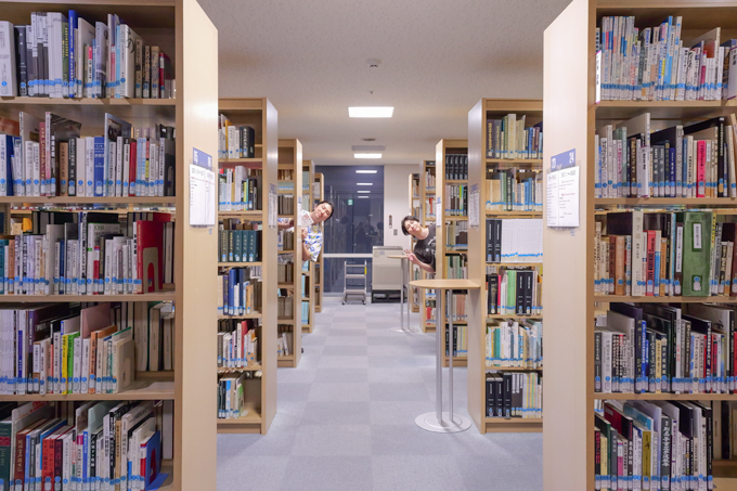 東京から沖縄の大学へ！？　沖縄で歴史を学ぶ沖縄国際大学の学生にランパンプスがインタビュー！