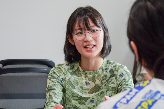 東京から沖縄の大学へ！？　沖縄で歴史を学ぶ沖縄国際大学の学生にランパンプスがインタビュー！