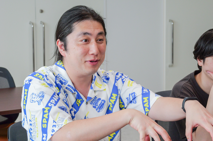 東京から沖縄の大学へ！？　沖縄で歴史を学ぶ沖縄国際大学の学生にランパンプスがインタビュー！