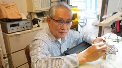 止まった時計に、また命を。関西から茨城へ移り住んだ68歳が紡ぐ時間