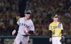 巨人・小濱、阪神との“首位攻防戦”で大仕事　真弓氏「記憶に残るようなホームラン」