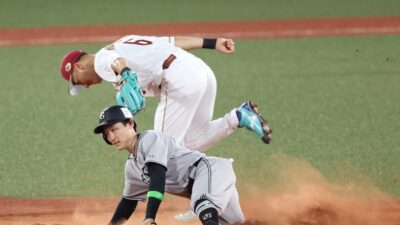 ソフトバンク・栗原、二盗・三盗を許すも…真中氏「久しぶりのキャッチャーでいい送球」