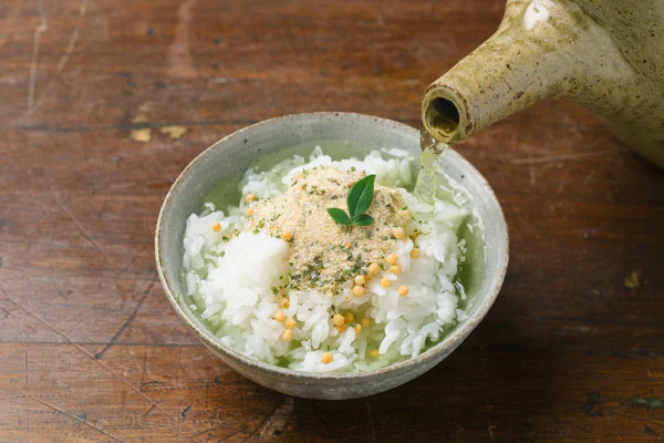 恒例の「クイズトリプルチャンス」旬の野菜、果物、ご当地グルメをプレゼント