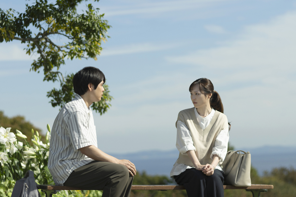 『あの星が降る丘で、君とまた出会いたい。』福原遥×細田佳央太、ピュアなラブストーリーを通じて平和について考える