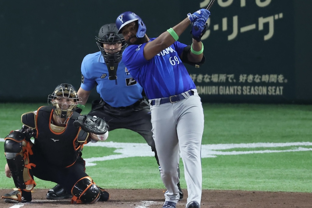 DeNAの“4番”エンカーナシオン、“1つ先の塁”を狙う積極走塁!田尾氏「躊躇なく三塁にいきましたね」