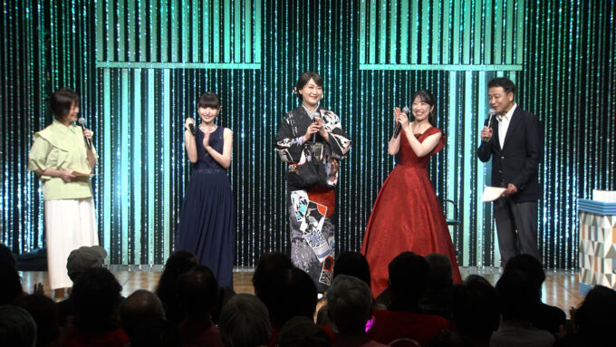 市川由紀乃、ジャンルを超えて「一本刀土俵入り」と「宇宙刑事ギャバン」を即興で披露!