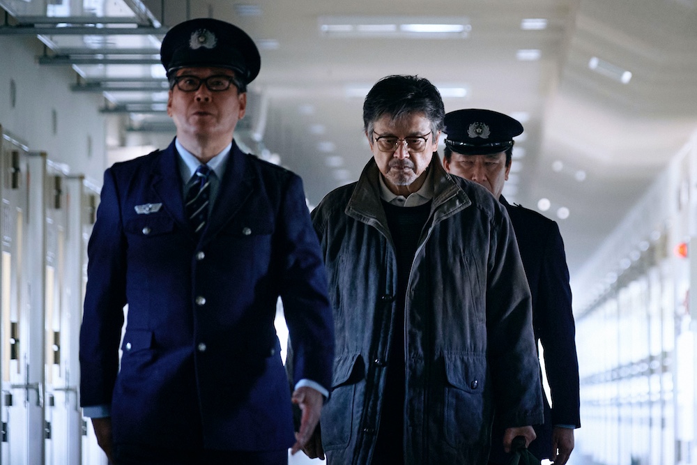 『白鳥とコウモリ』松村北斗×今田美桜、東野圭吾さんの新たな傑作を完全映画化