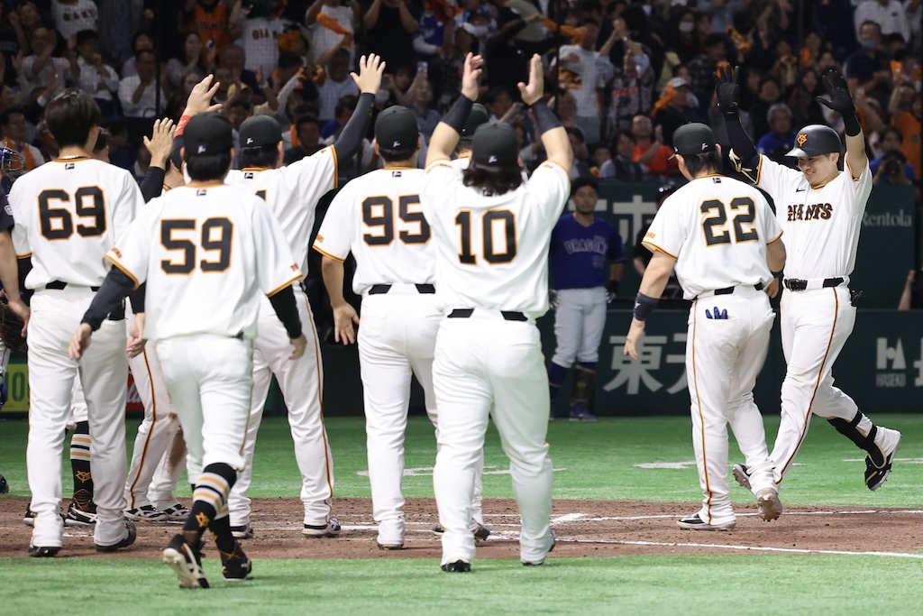 2位・巨人、泉口がサヨナラ弾!里崎氏「この勝ちは大きい」